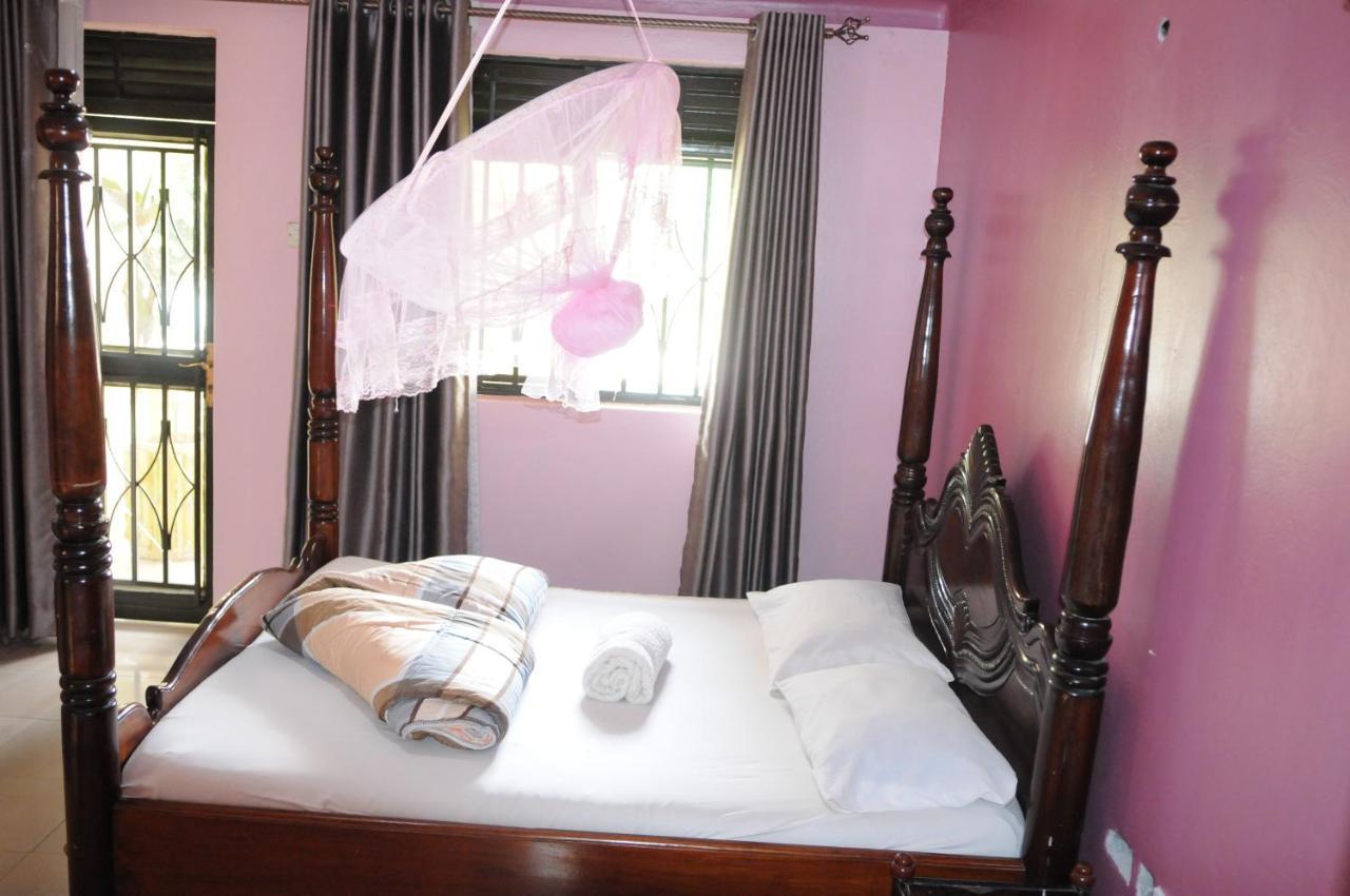 Royal Lake View Gardens Kampala Exterior foto